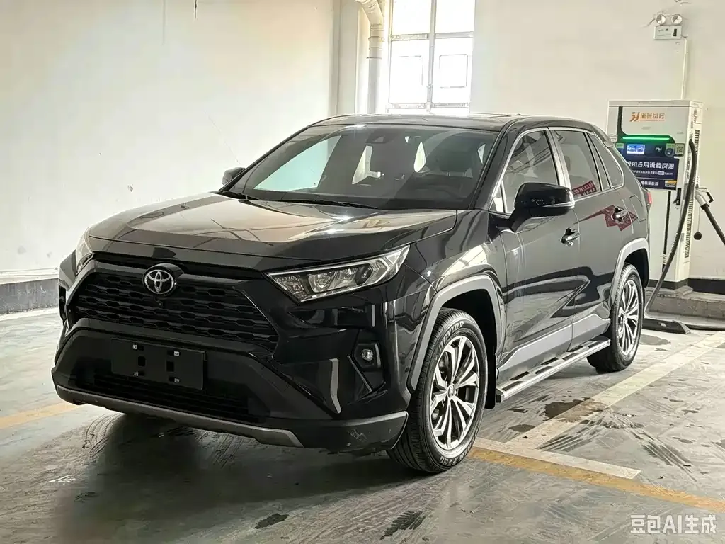 Toyota RAV4 — фото 1