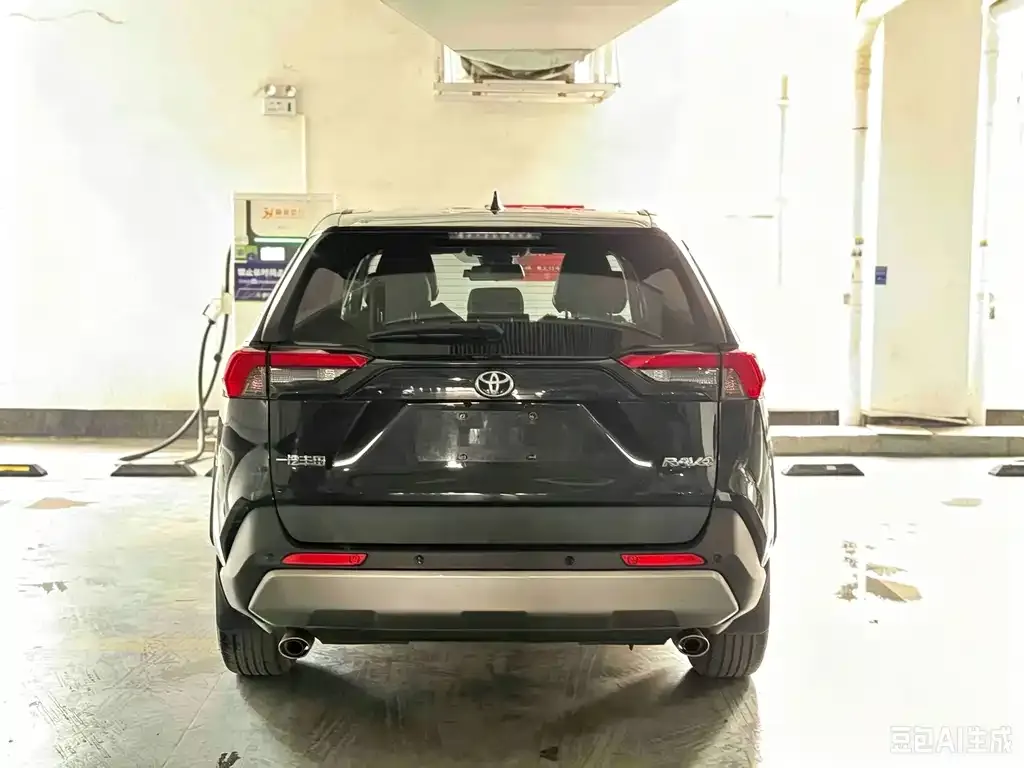 Toyota RAV4 — фото 3