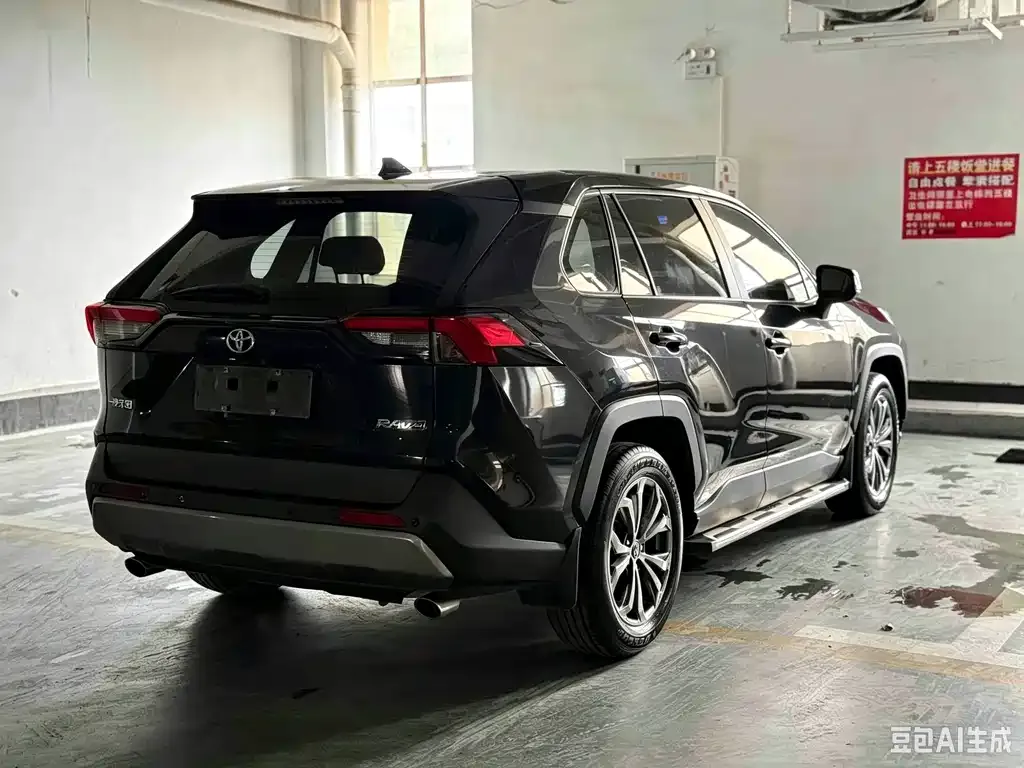Toyota RAV4 — фото 4
