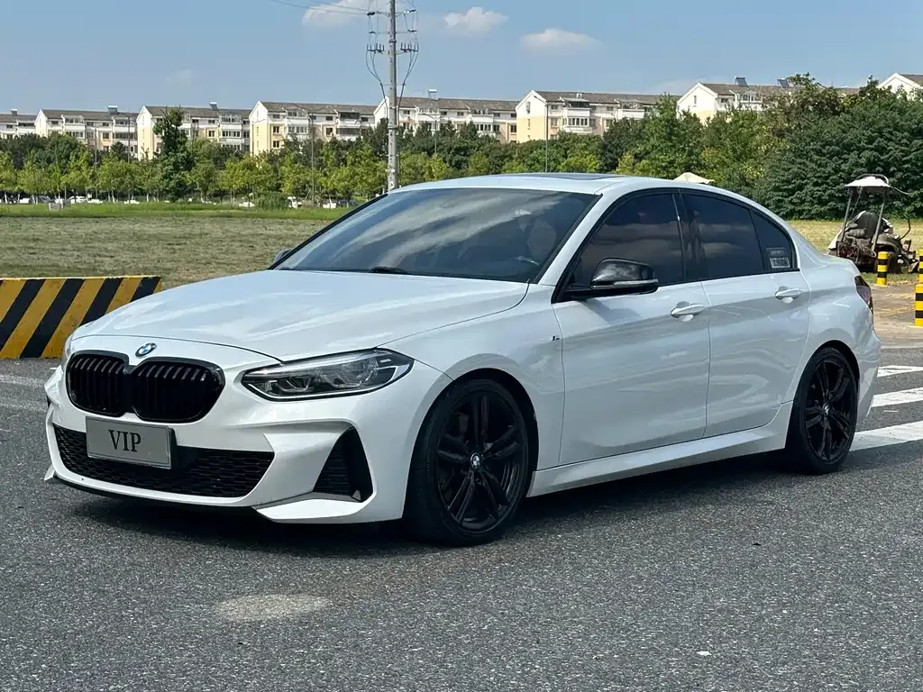 BMW 1 Series — фото 1