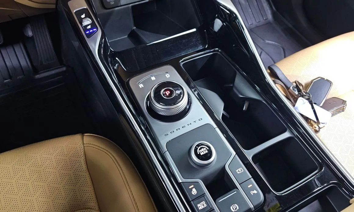 Kia Sorento — фото 8