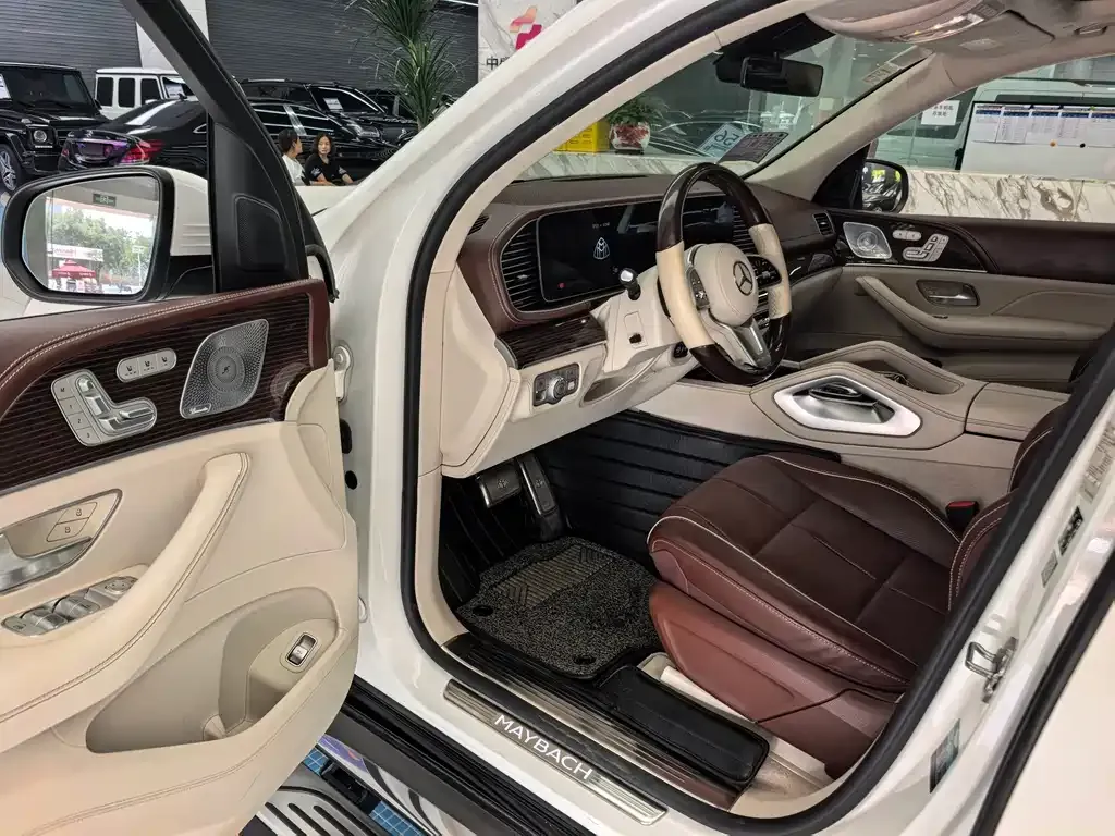 Mercedes-Benz GLS — фото 7