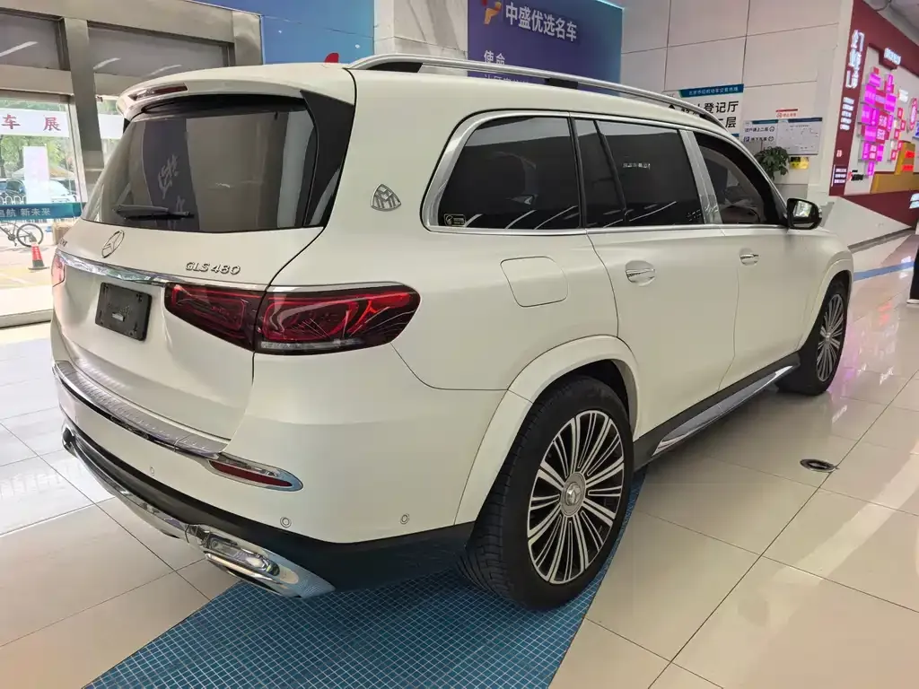 Mercedes-Benz GLS — фото 9