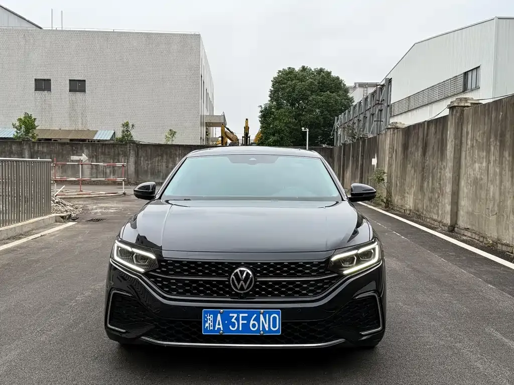 Volkswagen Passat — фото 2
