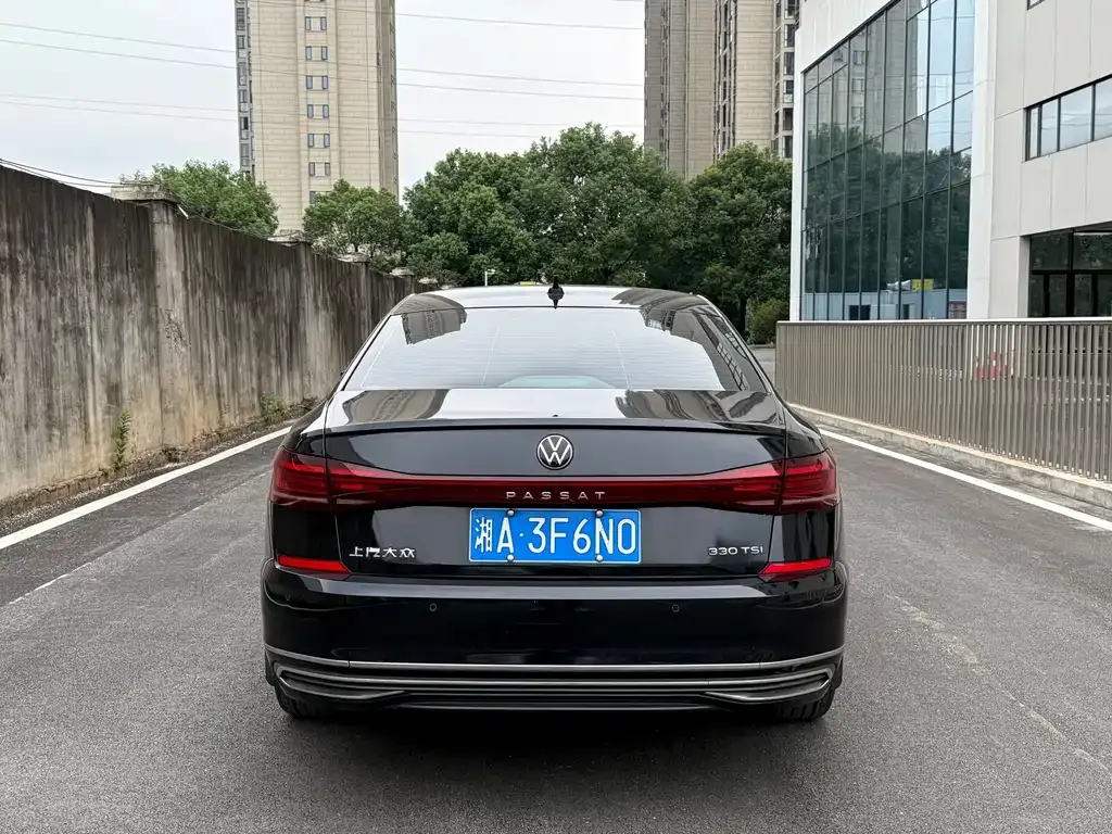 Volkswagen Passat — фото 8