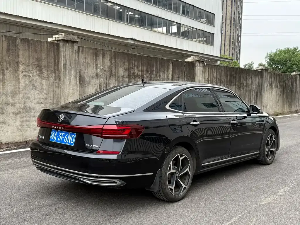 Volkswagen Passat — фото 6