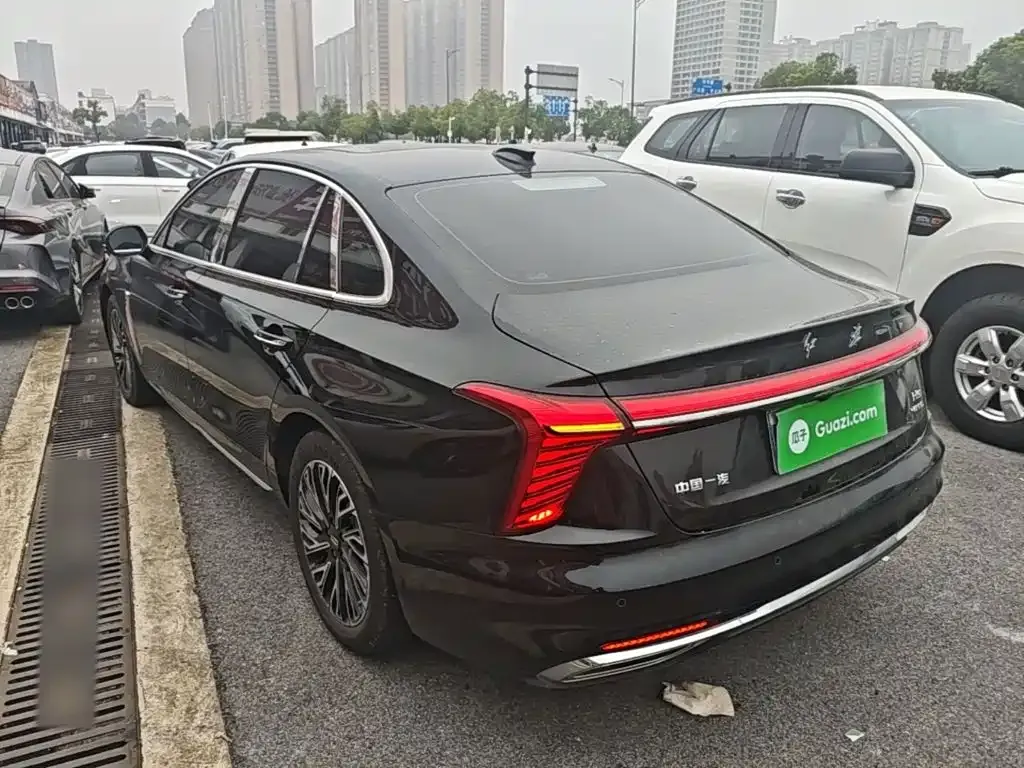 Hongqi H5 — фото 10
