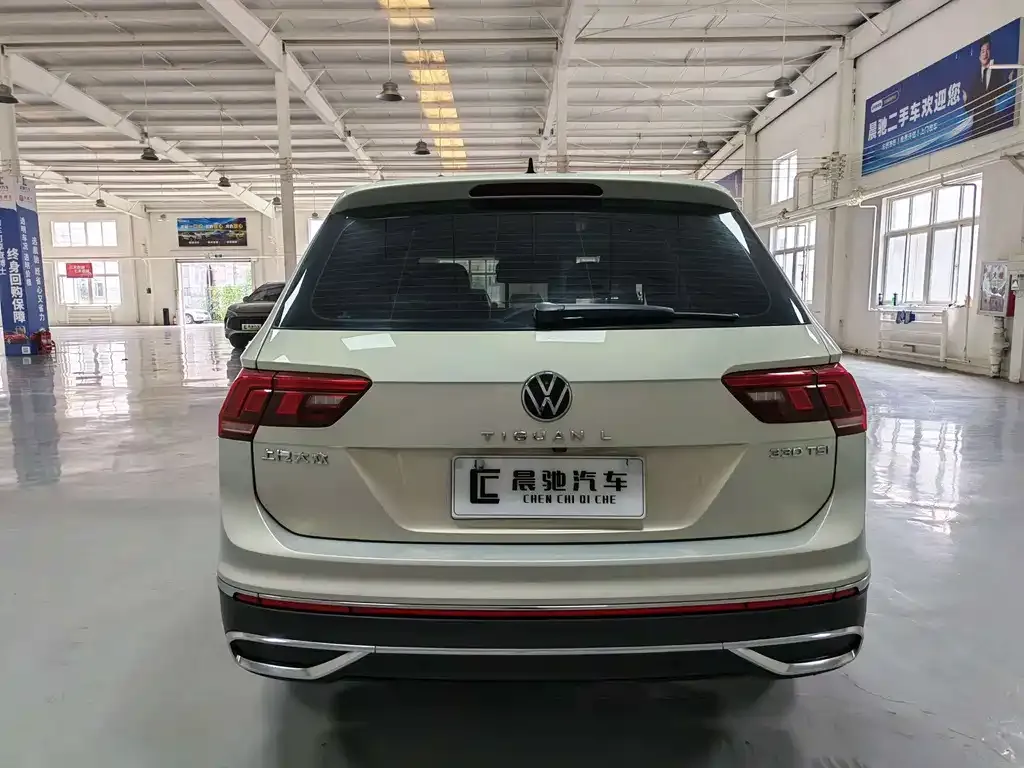 Volkswagen Tiguan L — фото 4