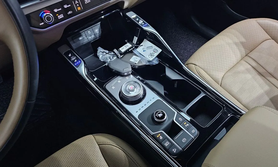 Kia Sorento — фото 8