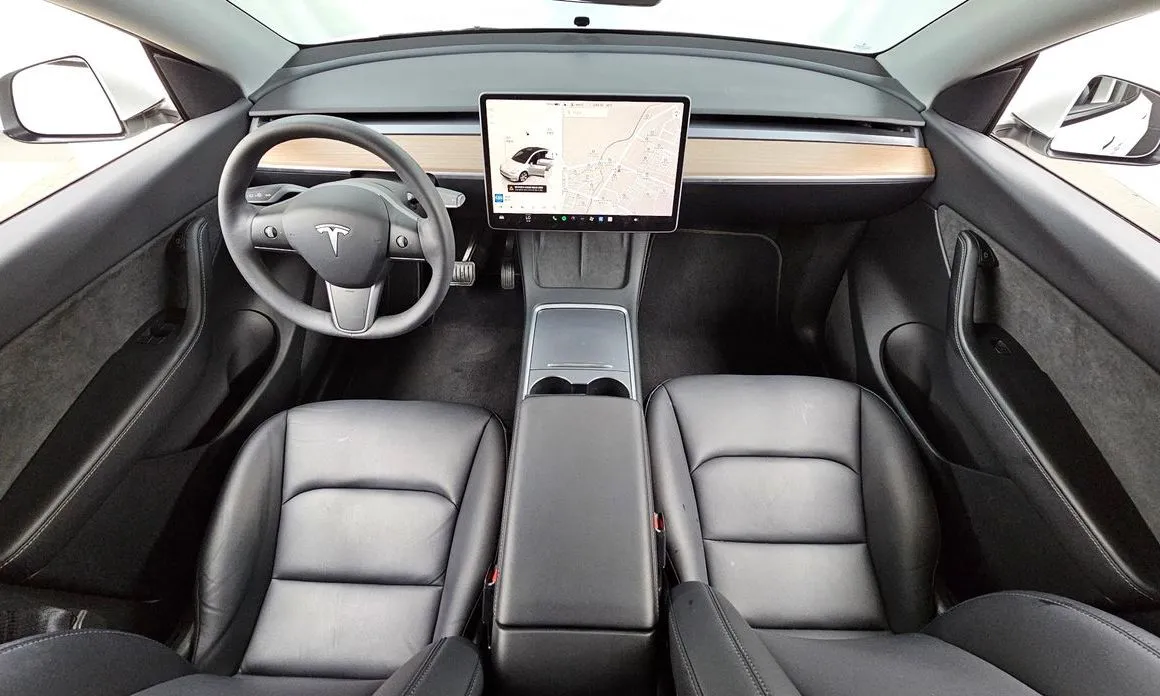 Tesla Model Y — фото 5
