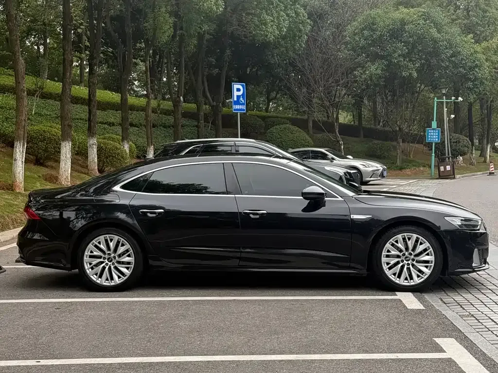 Audi A7L — фото 10