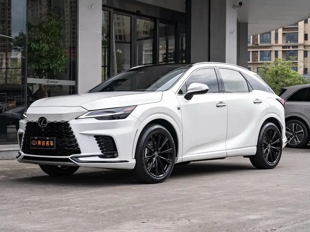 Lexus RX — фото 1