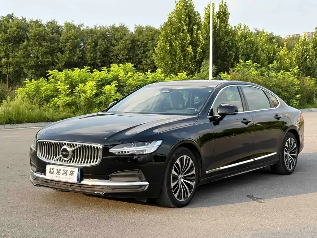 Volvo S90 — фото 1