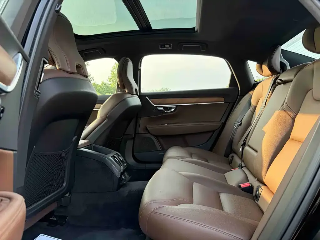 Volvo S90 — фото 10