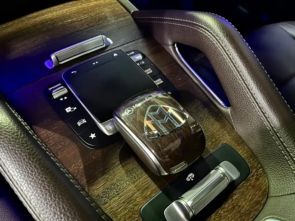 Mercedes-Benz GLS — фото 10
