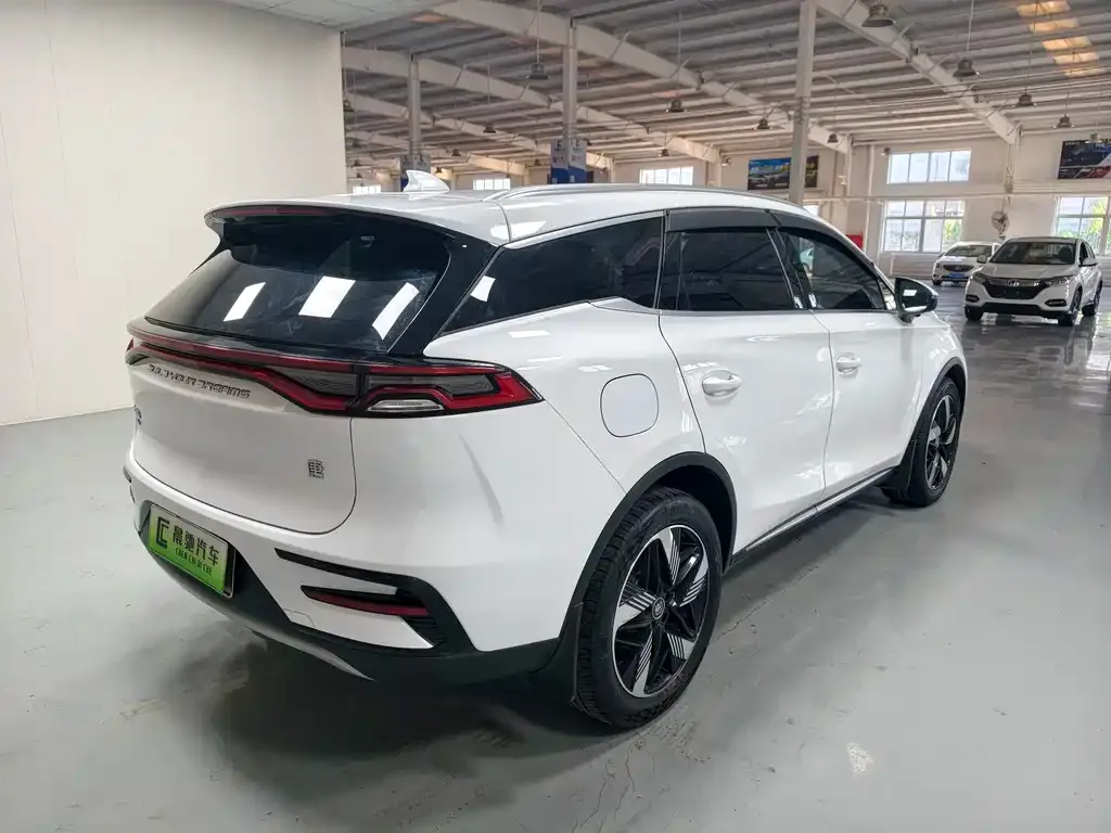 BYD Tang New Energy — фото 3