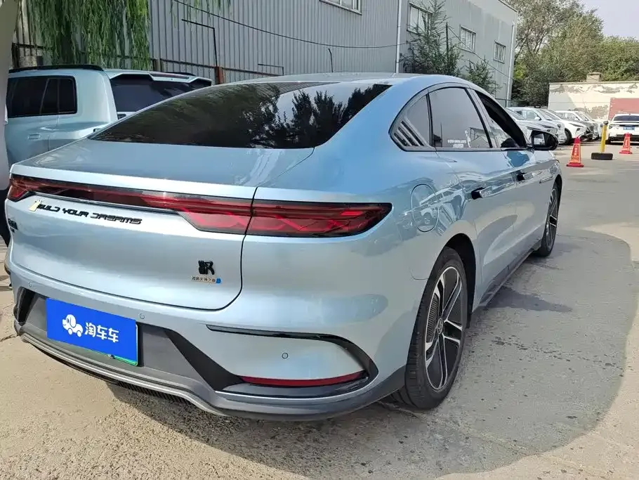 BYD Han — фото 10