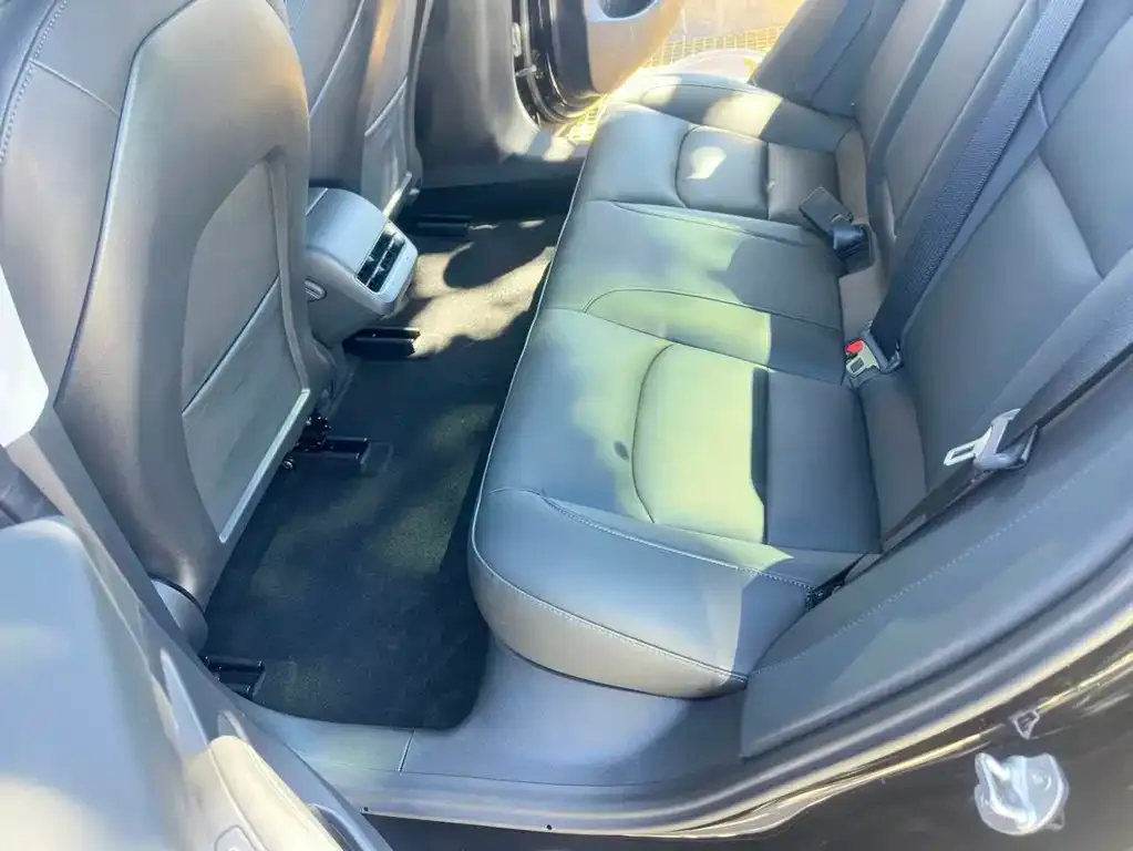 Tesla Model 3 — фото 4