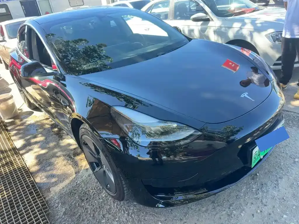 Tesla Model 3 — фото 9