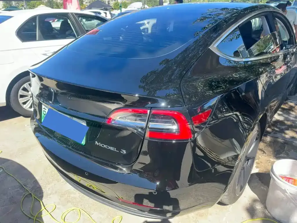 Tesla Model 3 — фото 2