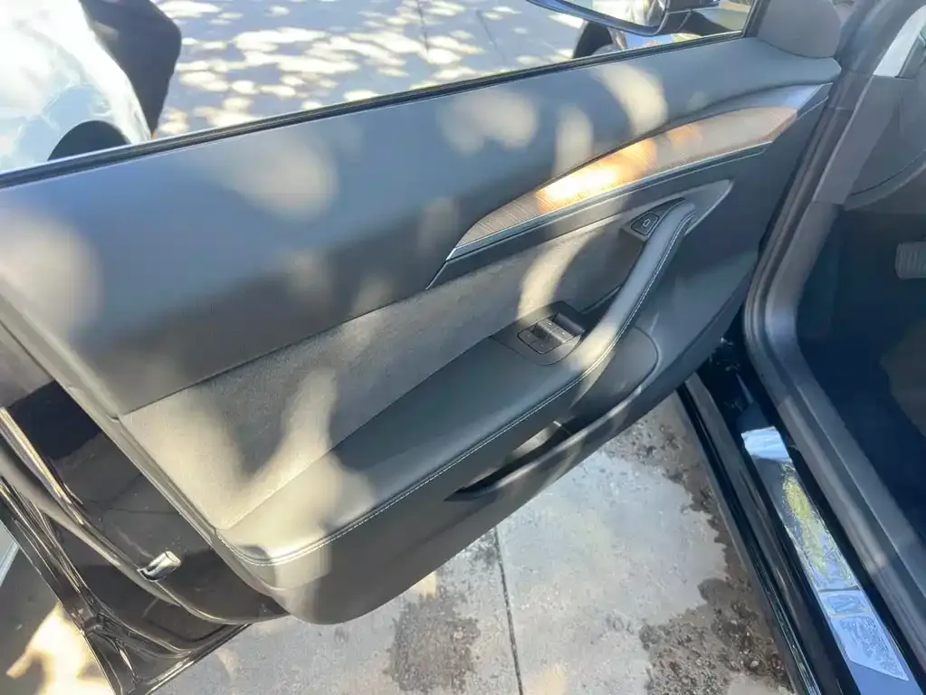 Tesla Model 3 — фото 10