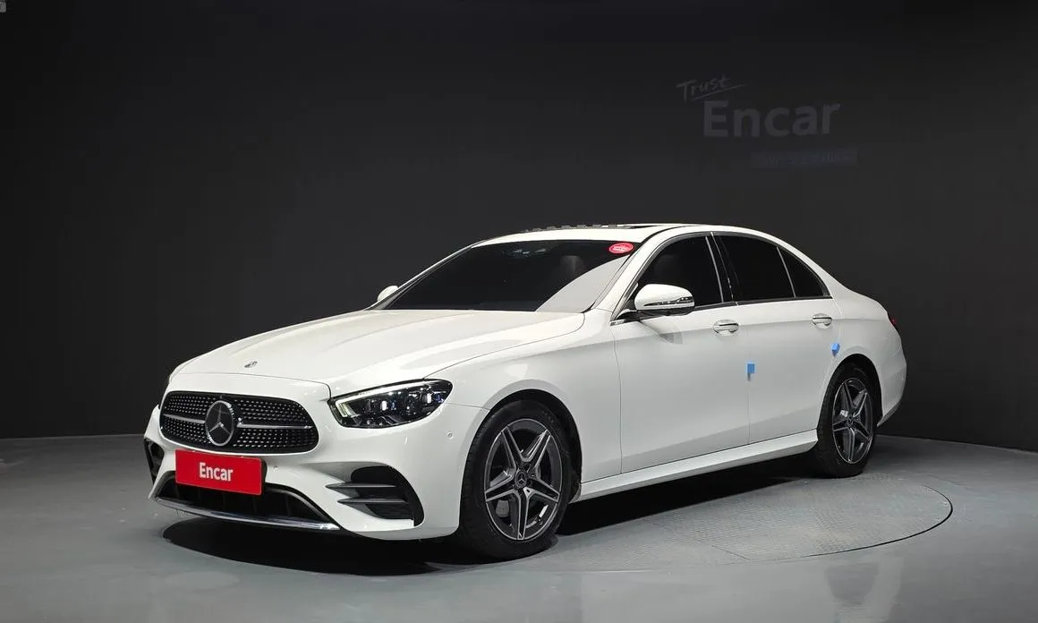 Mercedes-Benz E-Class — фото 1