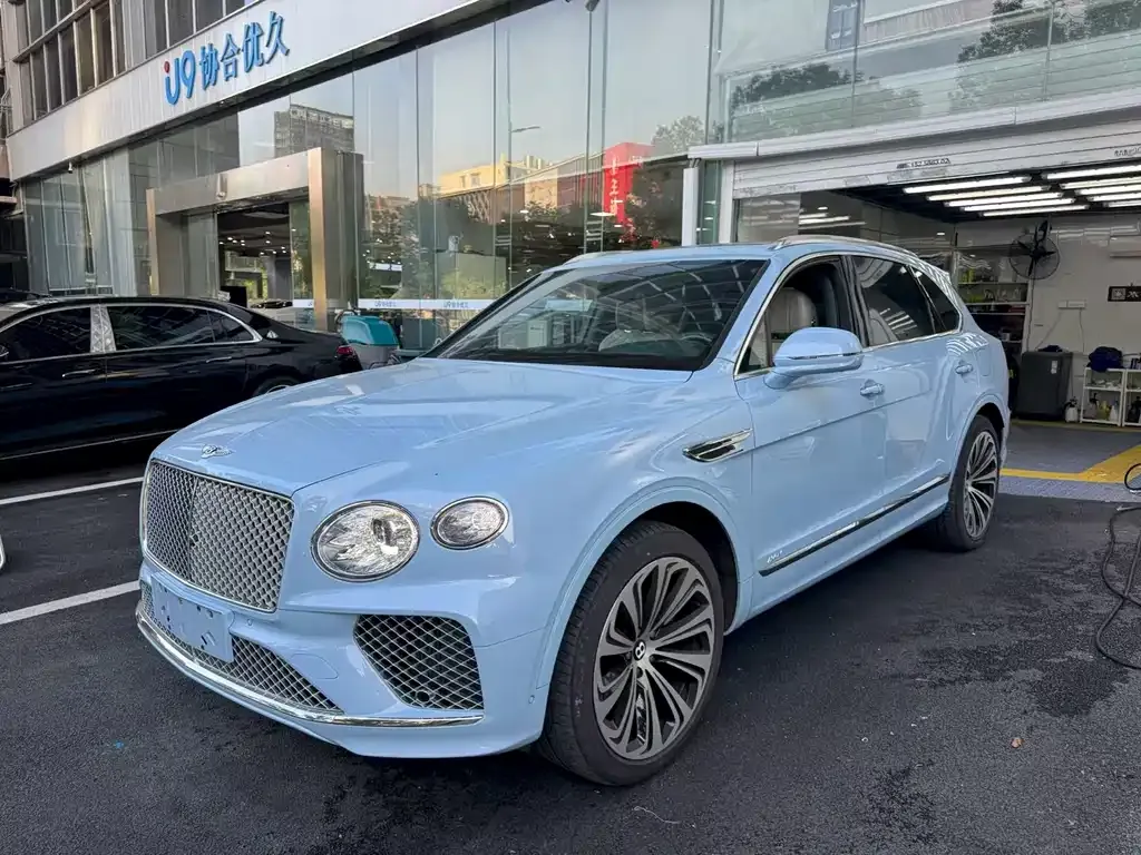 Bentley Bentayga PHEV — фото 1
