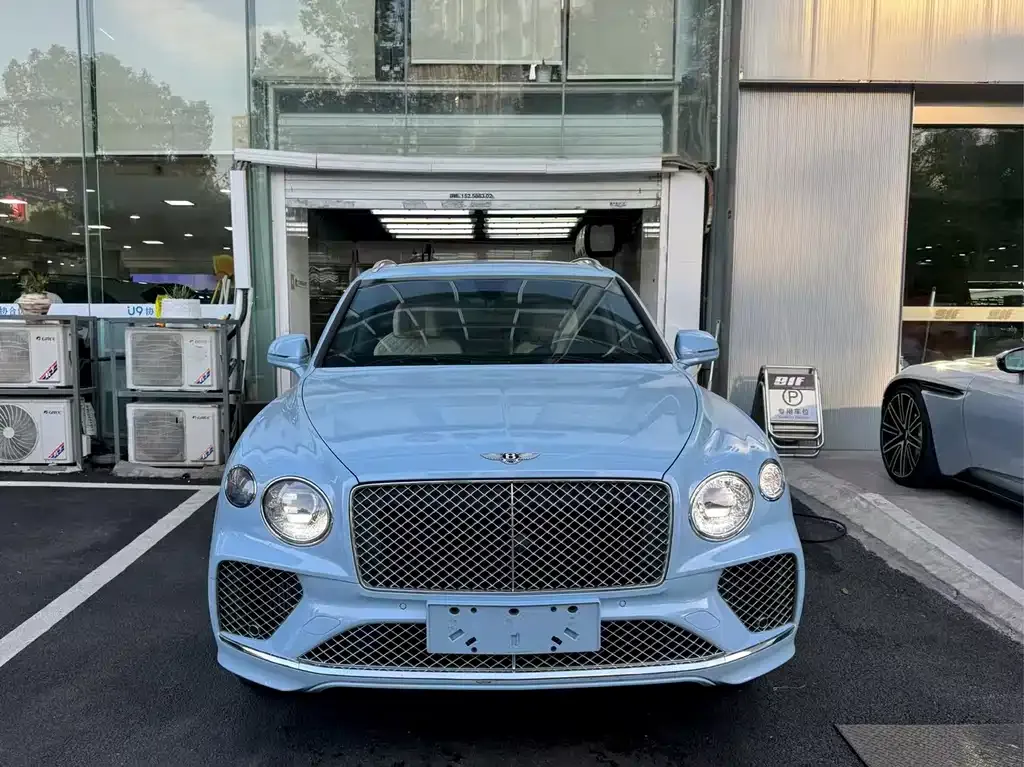 Bentley Bentayga PHEV — фото 6