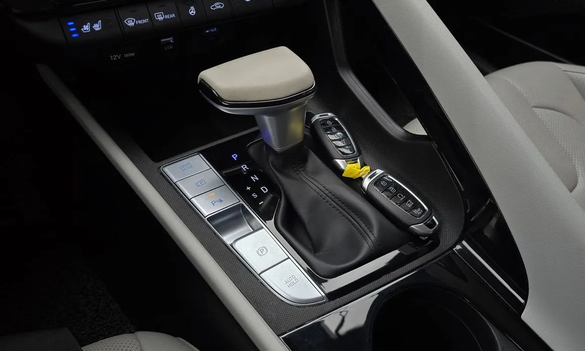 Hyundai AVANTE — фото 7
