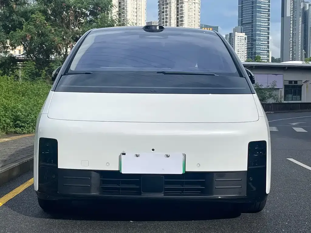Li Auto MEGA — фото 2