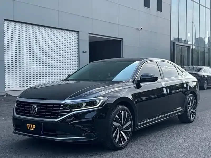 Volkswagen Passat — фото 1