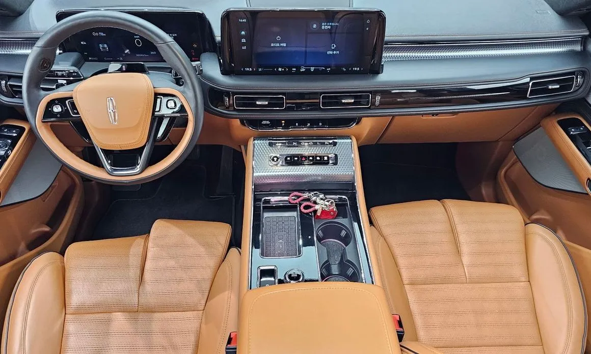 Lincoln Aviator — фото 10