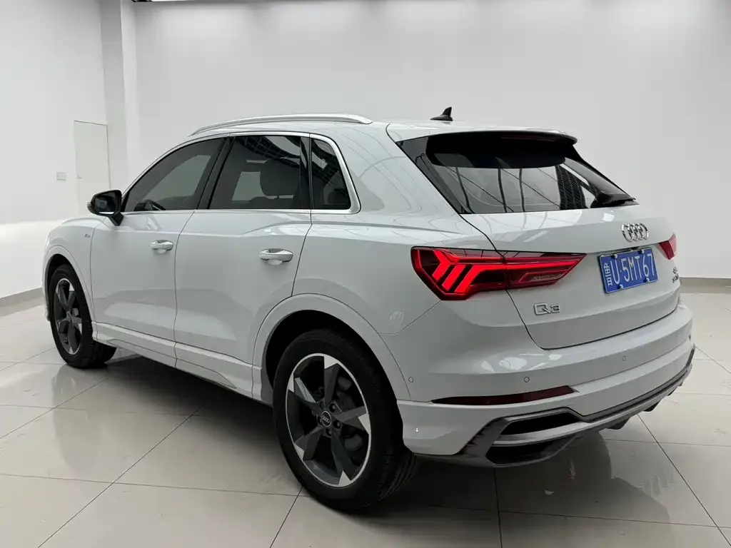 Audi Q3 — фото 7