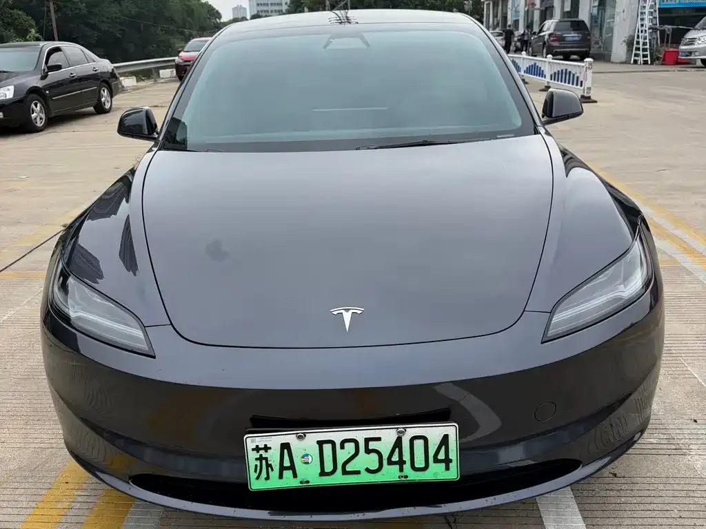 Tesla Model 3 — фото 3