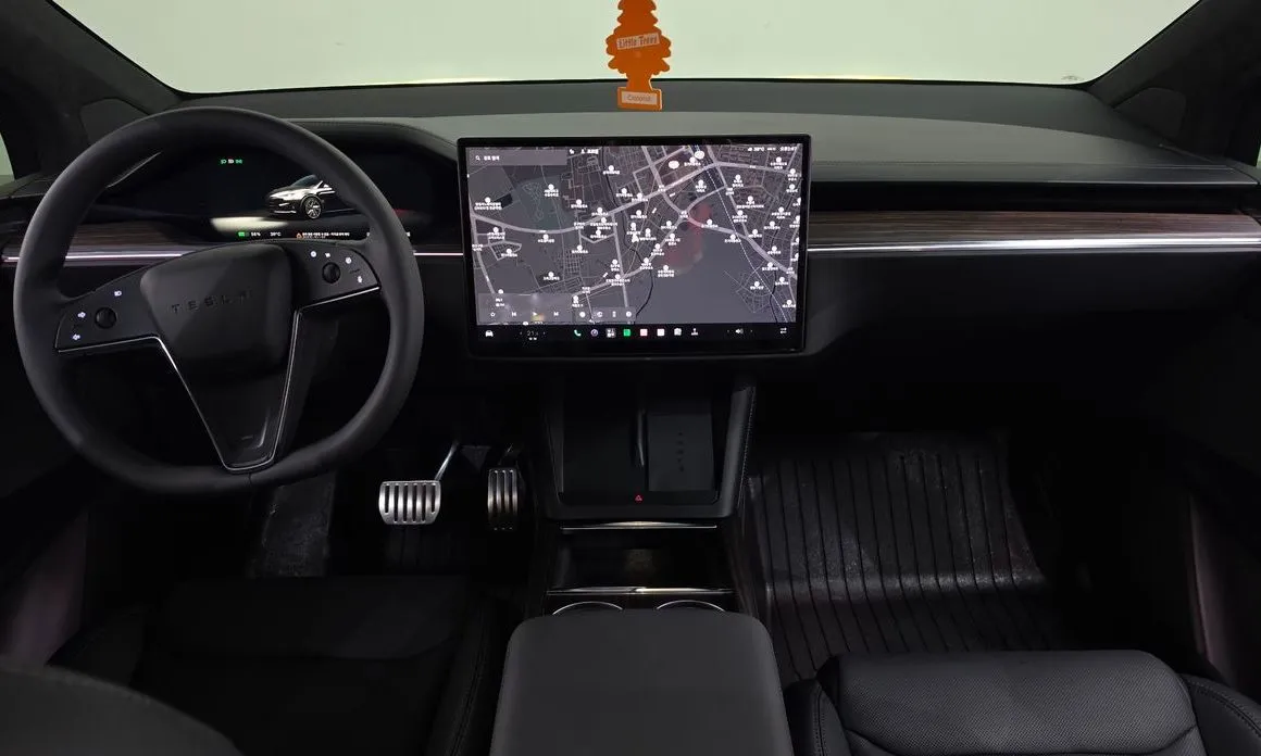 Tesla Model X — фото 3