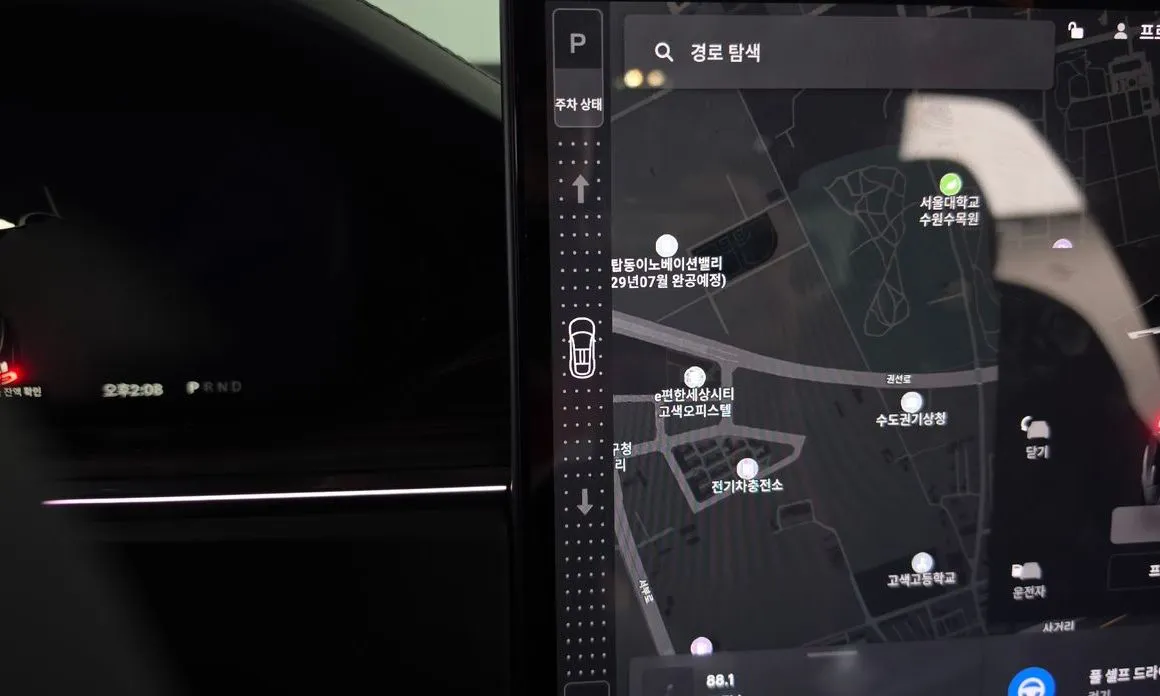 Tesla Model X — фото 6