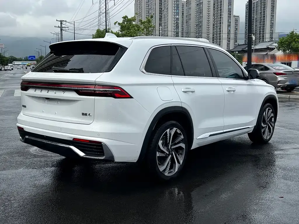 Geely Xingyue L — фото 3