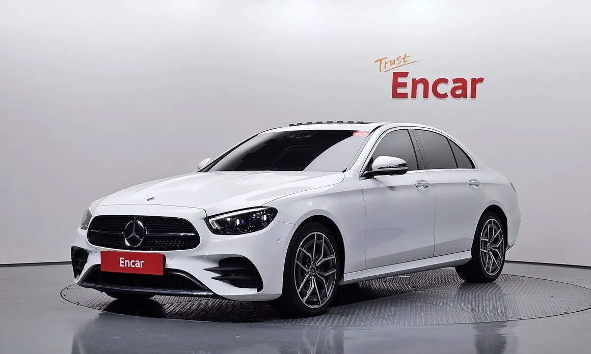 Mercedes-Benz E-Class — фото 1