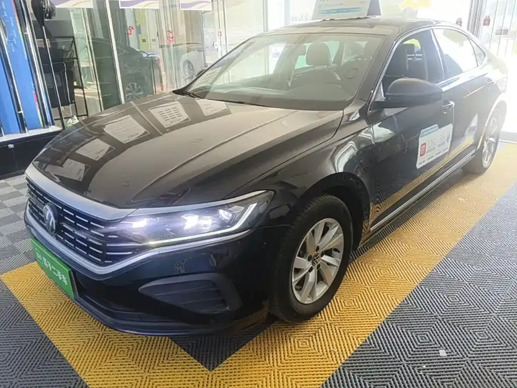 Volkswagen Passat — фото 1