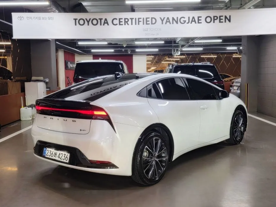 Toyota Prius — фото 9