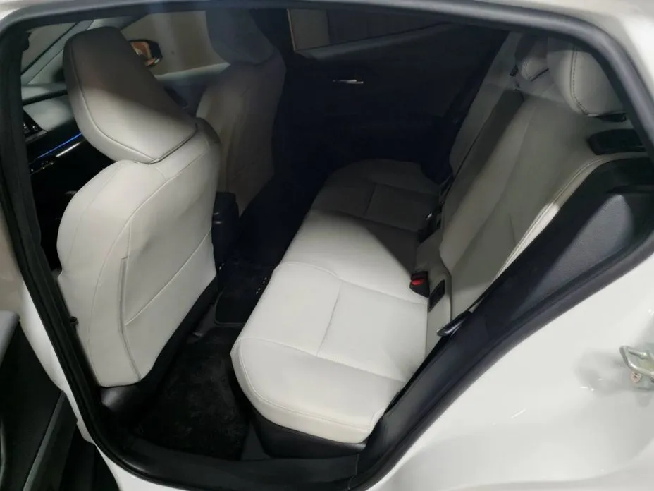 Toyota Prius — фото 7