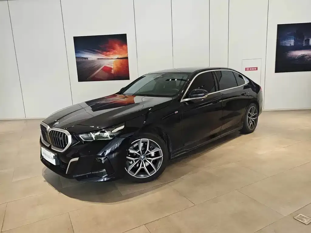 BMW i5 — фото 1