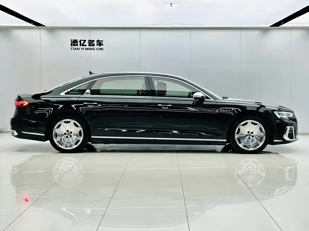 Audi A8 — фото 10
