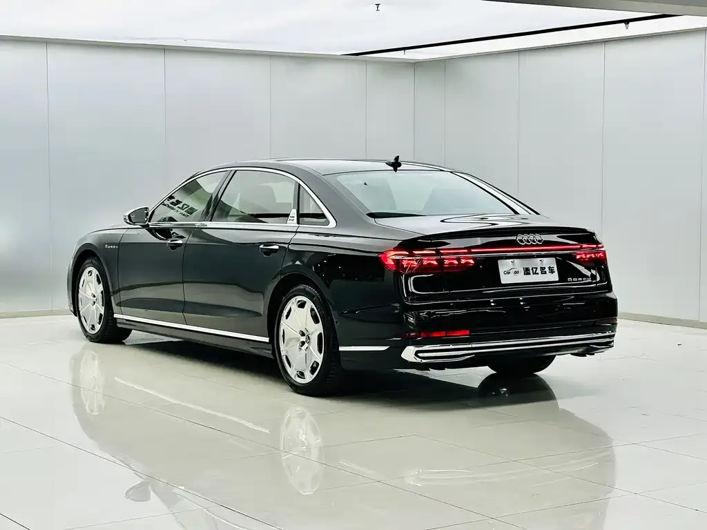 Audi A8 — фото 4