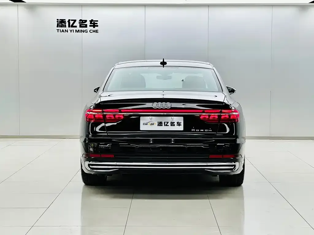 Audi A8 — фото 7
