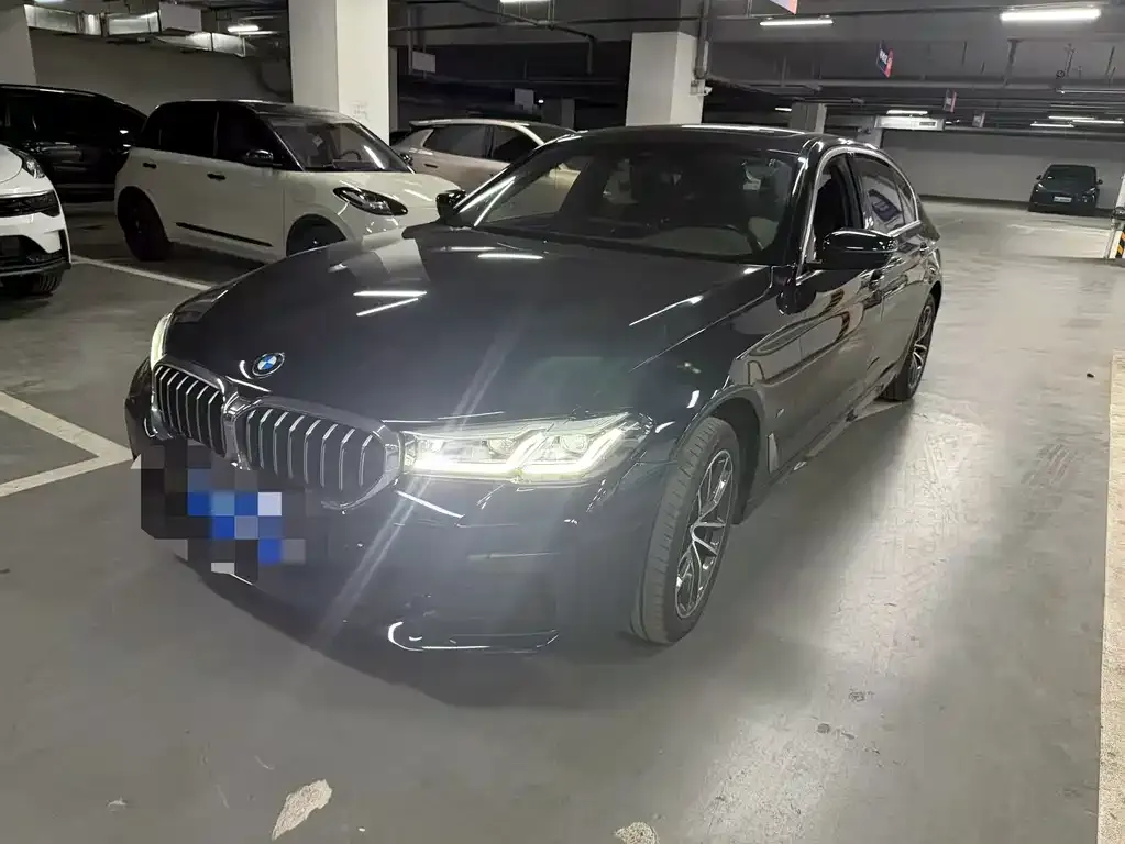 BMW 5 Series — фото 1
