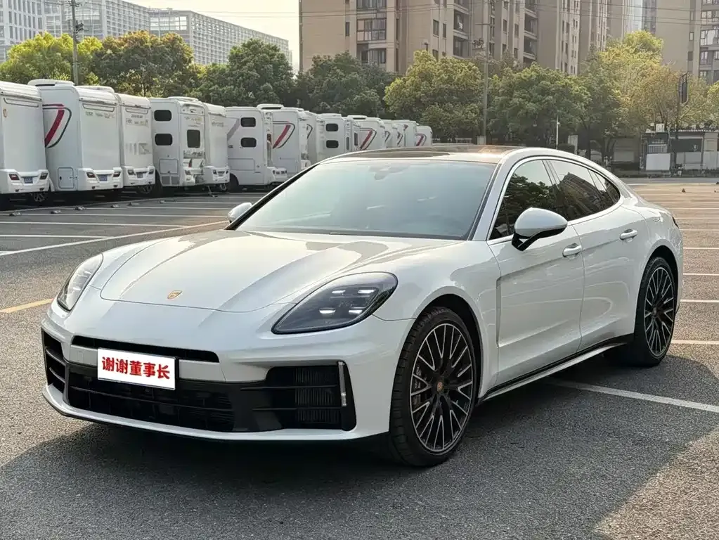Porsche Panamera — фото 1