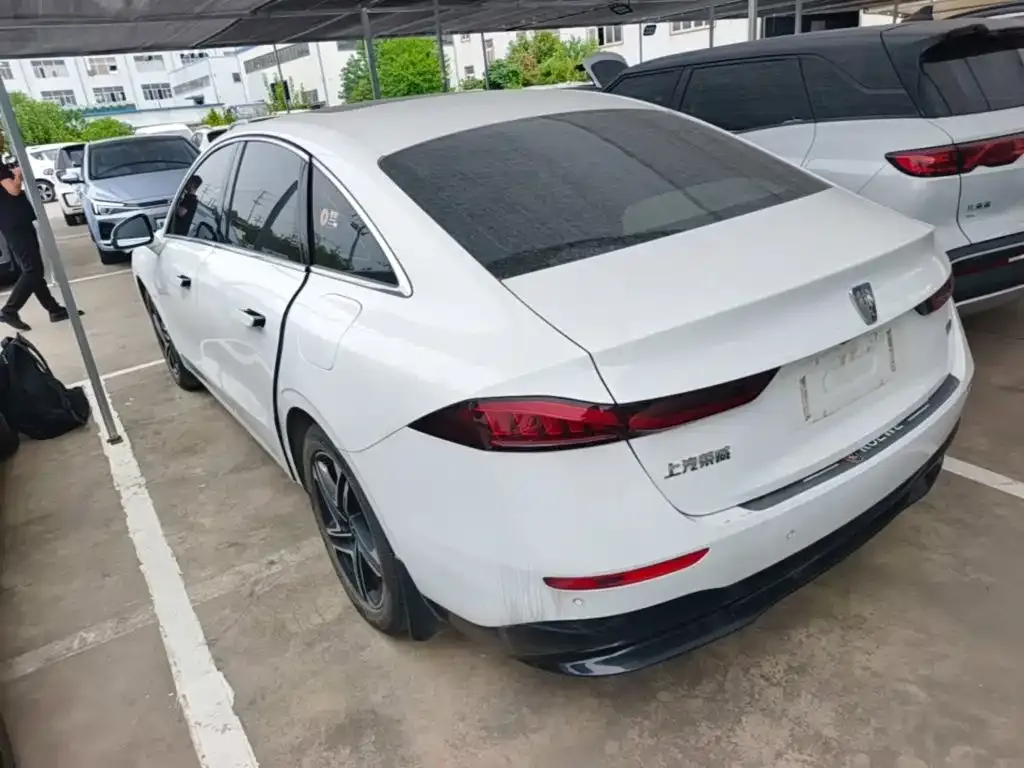 Roewe D7 — фото 10