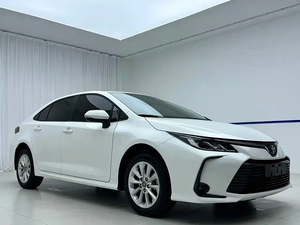 Toyota Corolla — фото 4