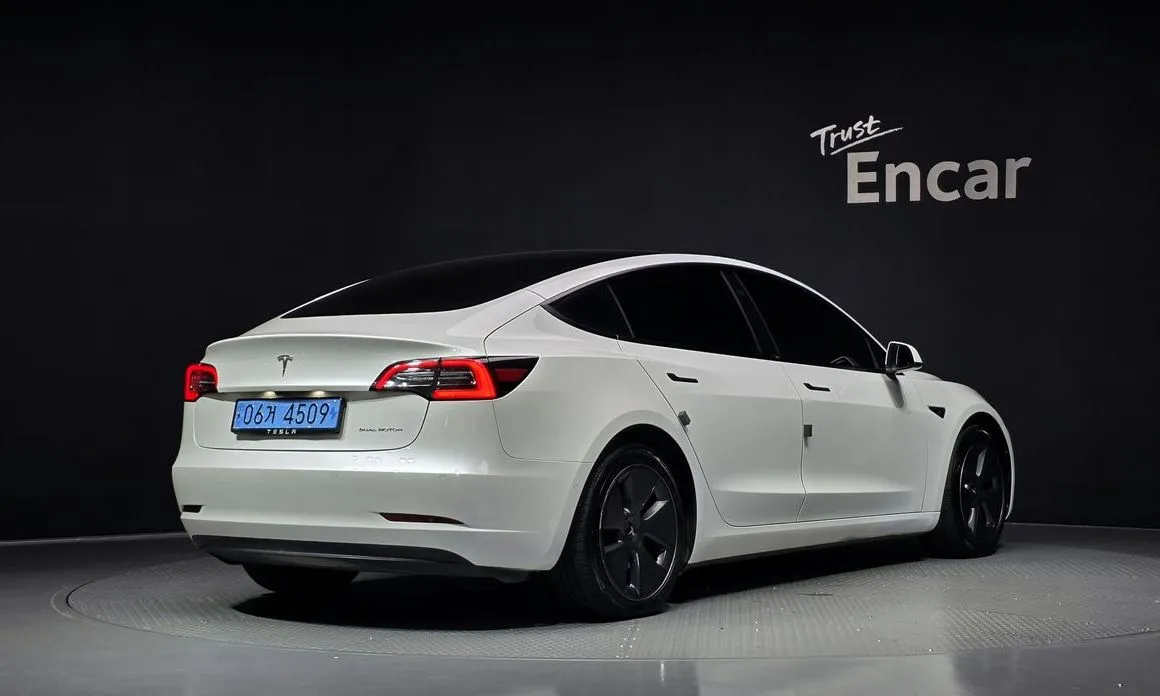 Tesla Model 3 — фото 6